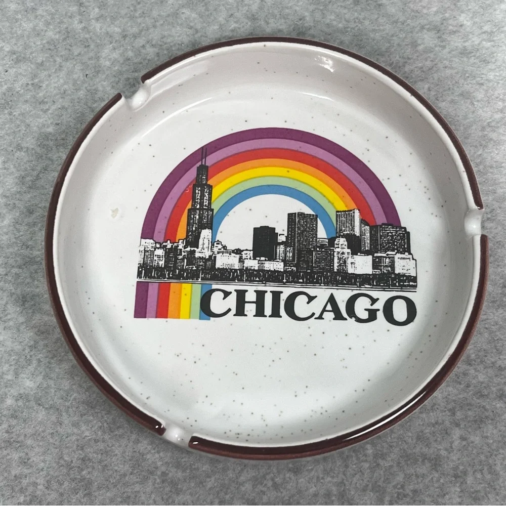 Vintage‎ Chicago 5” Ashtray Skyline Rainbow Ceramic Souvenir The Windy City 70s